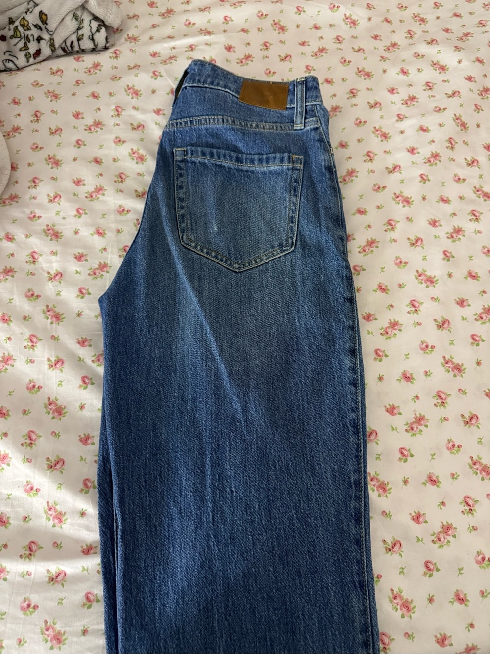 Hollister Men's Relaxed Blue Denim Jeans